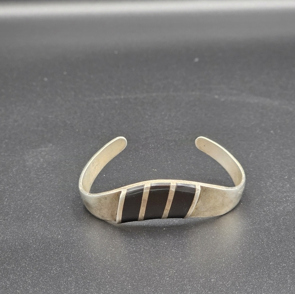 925 Mexico Silver and Onyx Inlay Cuff Bracelet - Picture 8 of 11